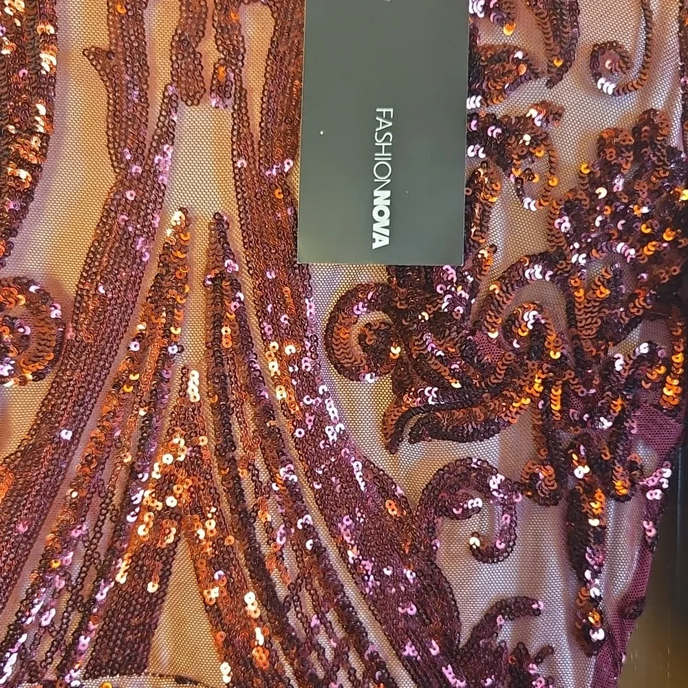 Fashion Nova-Burgundy cutout sequin gown with cream lining Sz XS NWT. - Picture 10 of 15